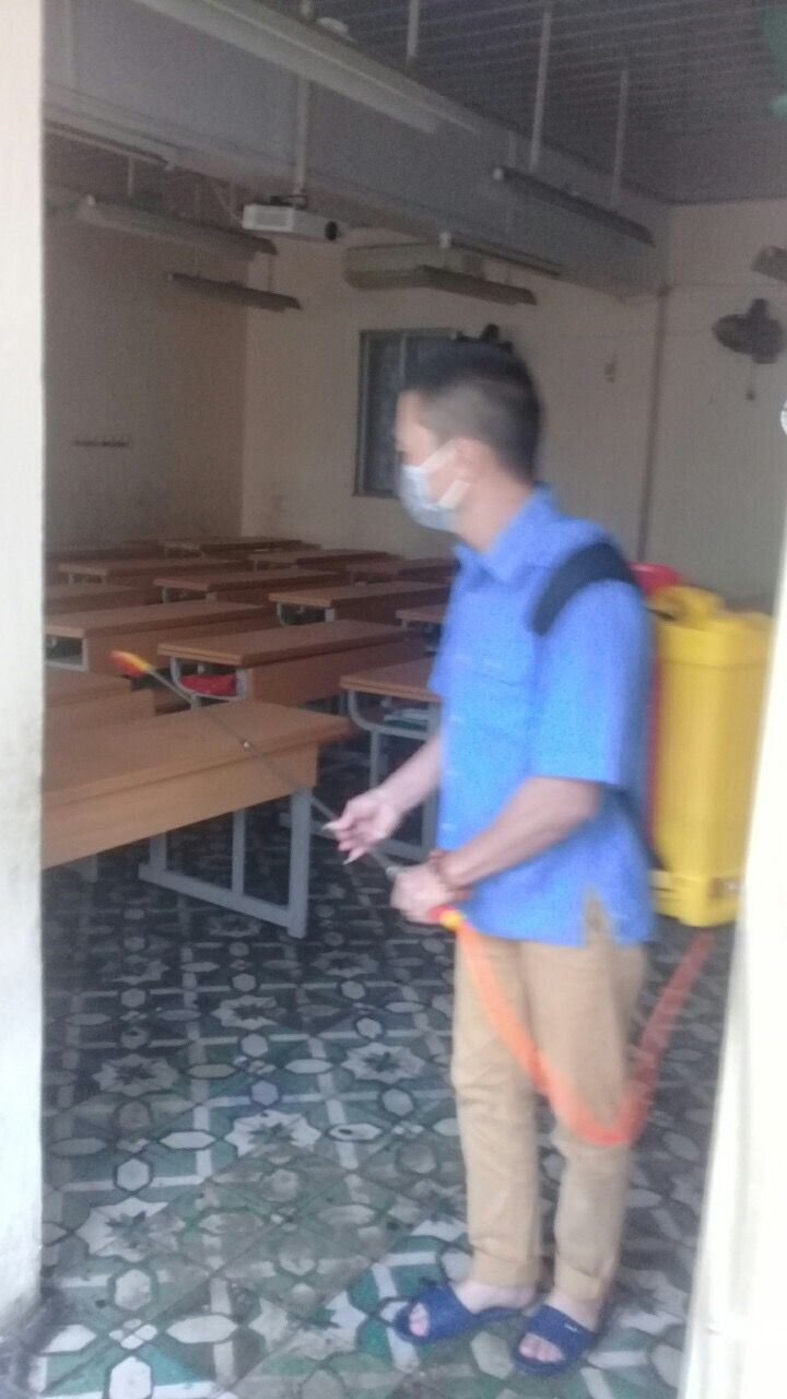 HỌP KẾ HOẠCH TRIỂN KHAI TỔNG VỆ SINH TRƯỜNG LỚP, KHỬ KHUẨN VÀ TẬP HUẤN CÔNG TÁC PHÒNG CHỐNG DỊCH BỆNH COVID 19