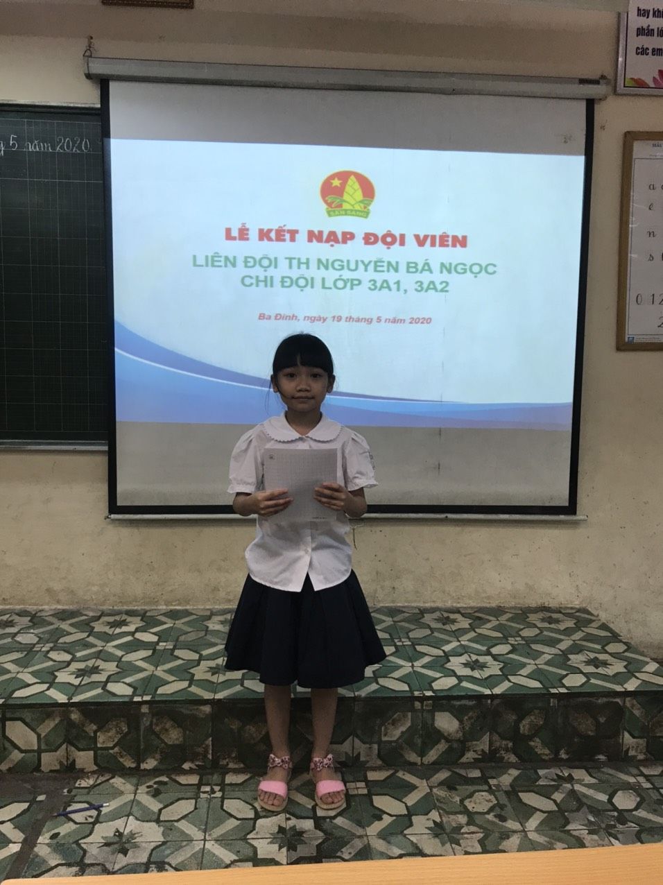 LỄ KẾT NẠP ĐỘI VIÊN CHÀO MỪNG 130 NĂM NGÀY SINH CHỦ TỊCH HỒ CHÍ MINH