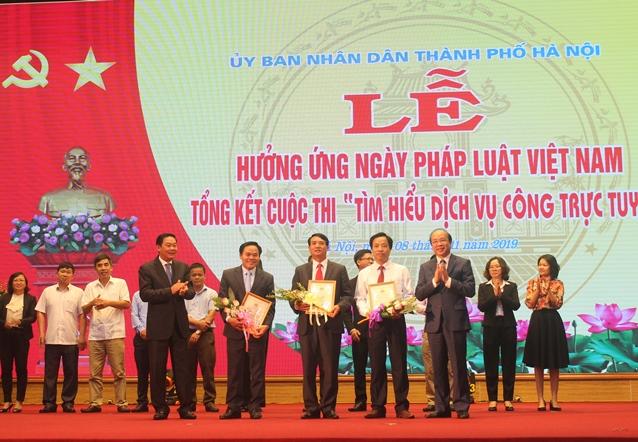 Hà Nội hưởng ứng Ngày Pháp luật Việt Nam