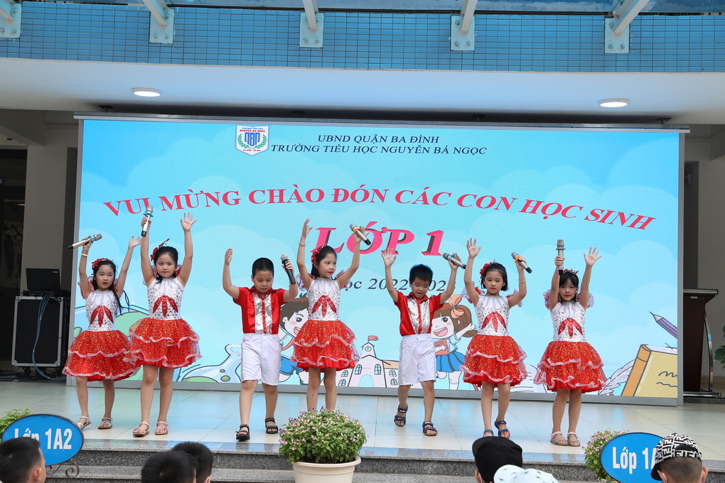 Trường tiểu học Nguyễn Bá Ngọc và màn hình LED -  bước tiến mới trong việc tổ chức các hoạt động giáo dục