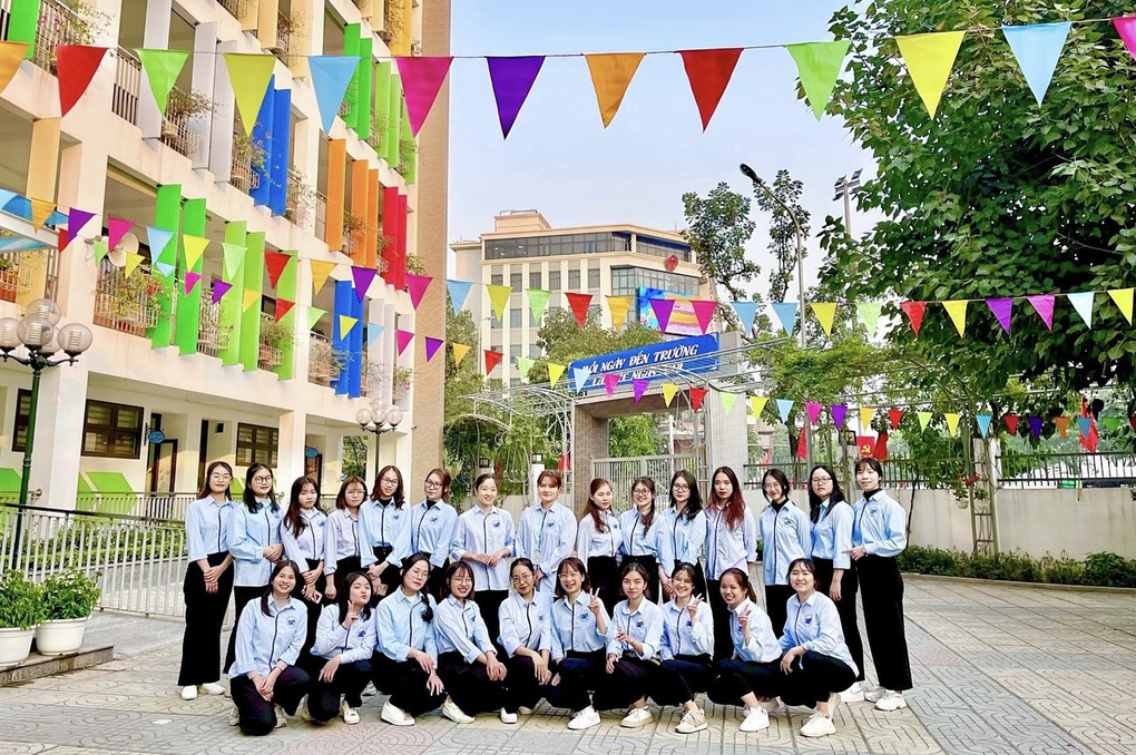 Trường Tiểu học Nguyễn Bá Ngọc đón đoàn sinh viên năm thứ 3 của trường Đại học Thủ đô tới thực tập tại trường