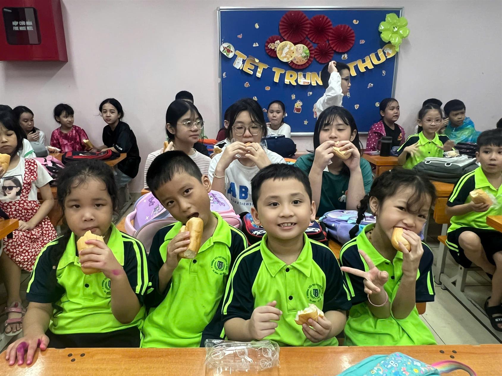 Nguyễn Bá Ngọc – Vững lá chắn an toàn cho học sinh ngày mưa bão