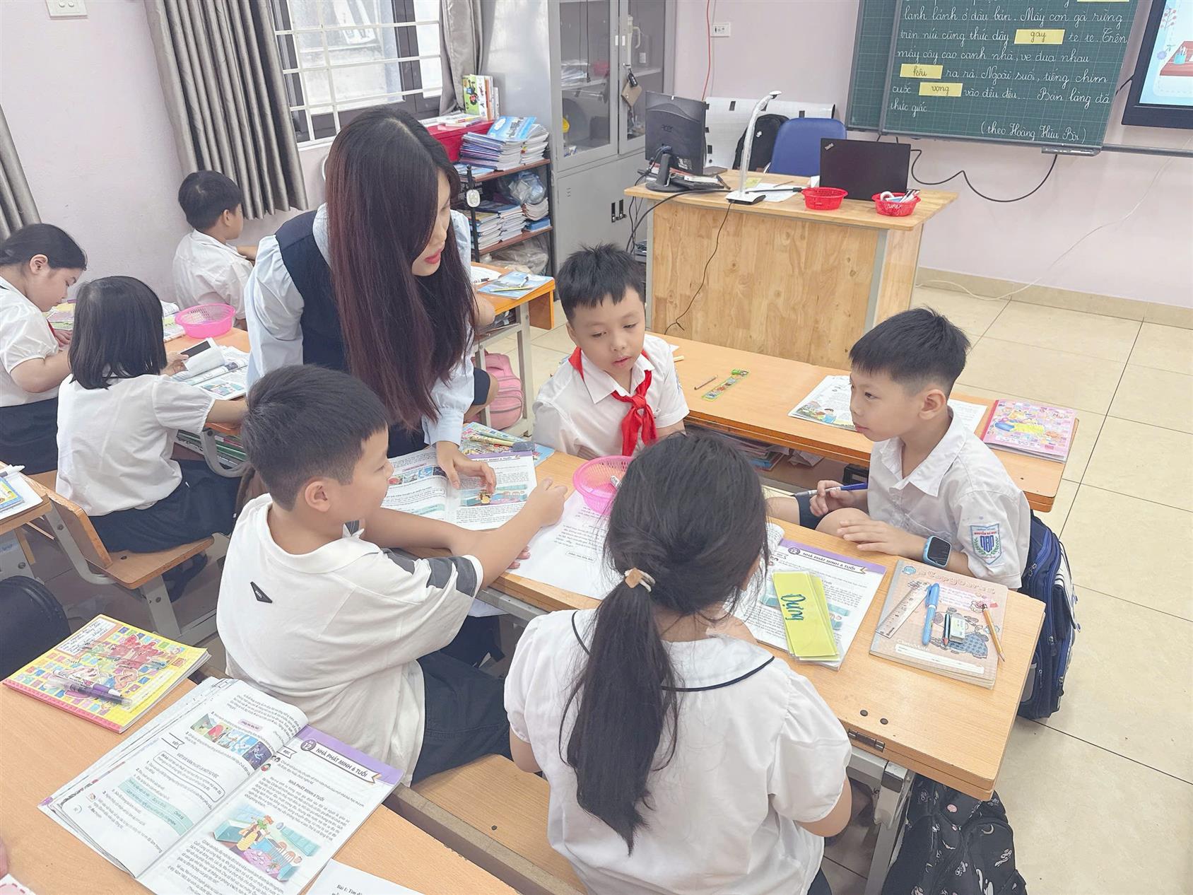 Học sinh lớp 4A3 sôi nổi trong tiết hội giảng Tiếng Việt -  “Luyện tập về Động Từ”