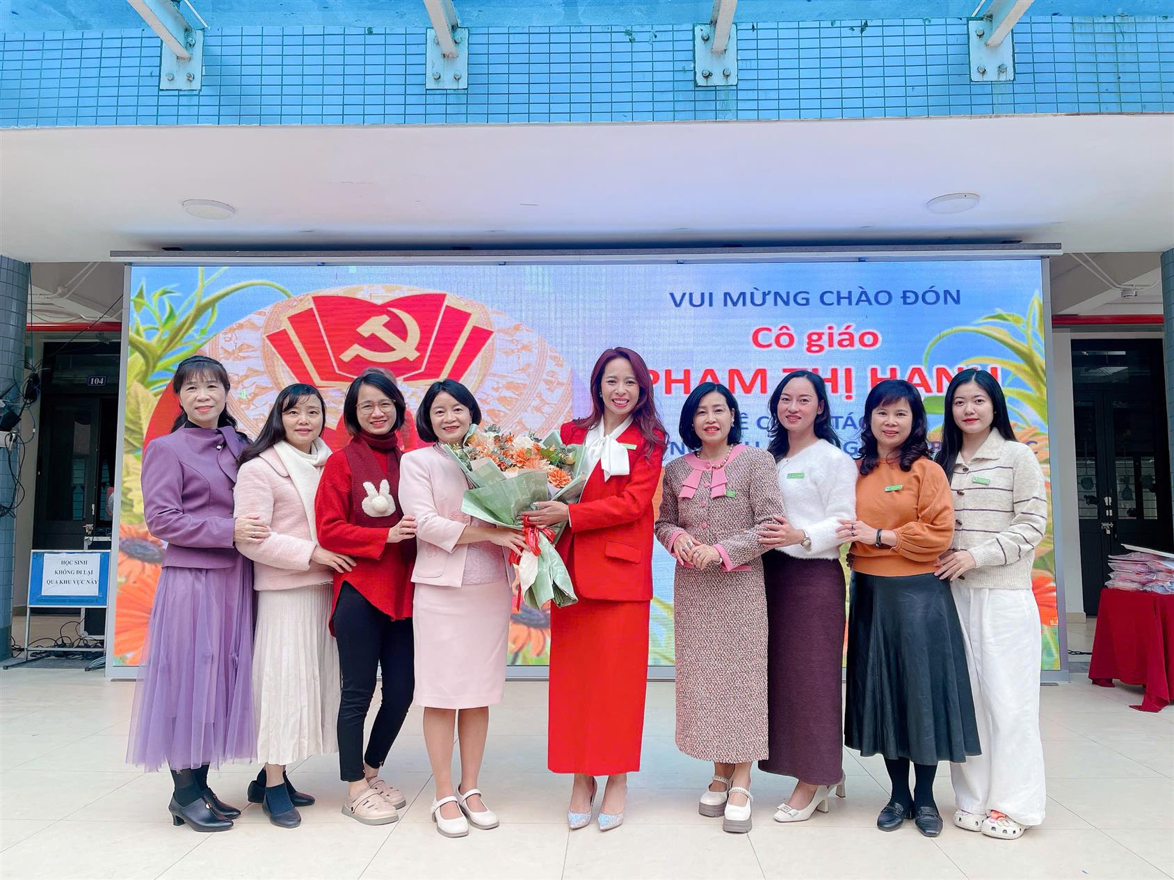 Trường Tiểu học Nguyễn Bá Ngọc vui mừng chào đón Phó Hiệu trưởng mới trong buổi sinh hoạt dưới cờ