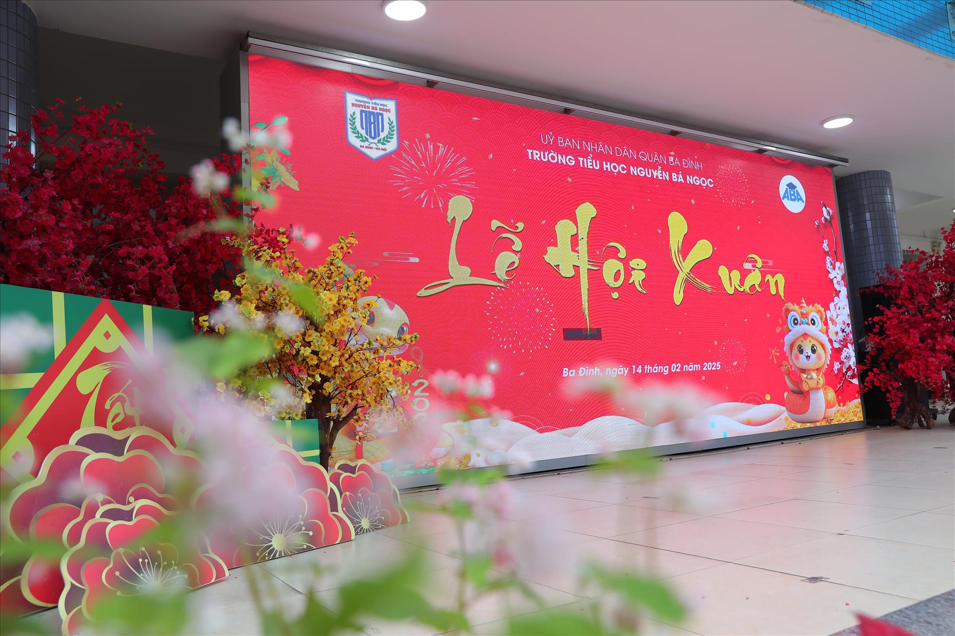 Tưng bừng Hội chợ Xuân Ất Tỵ 2025 tại Trường Tiểu học Nguyễn Bá Ngọc