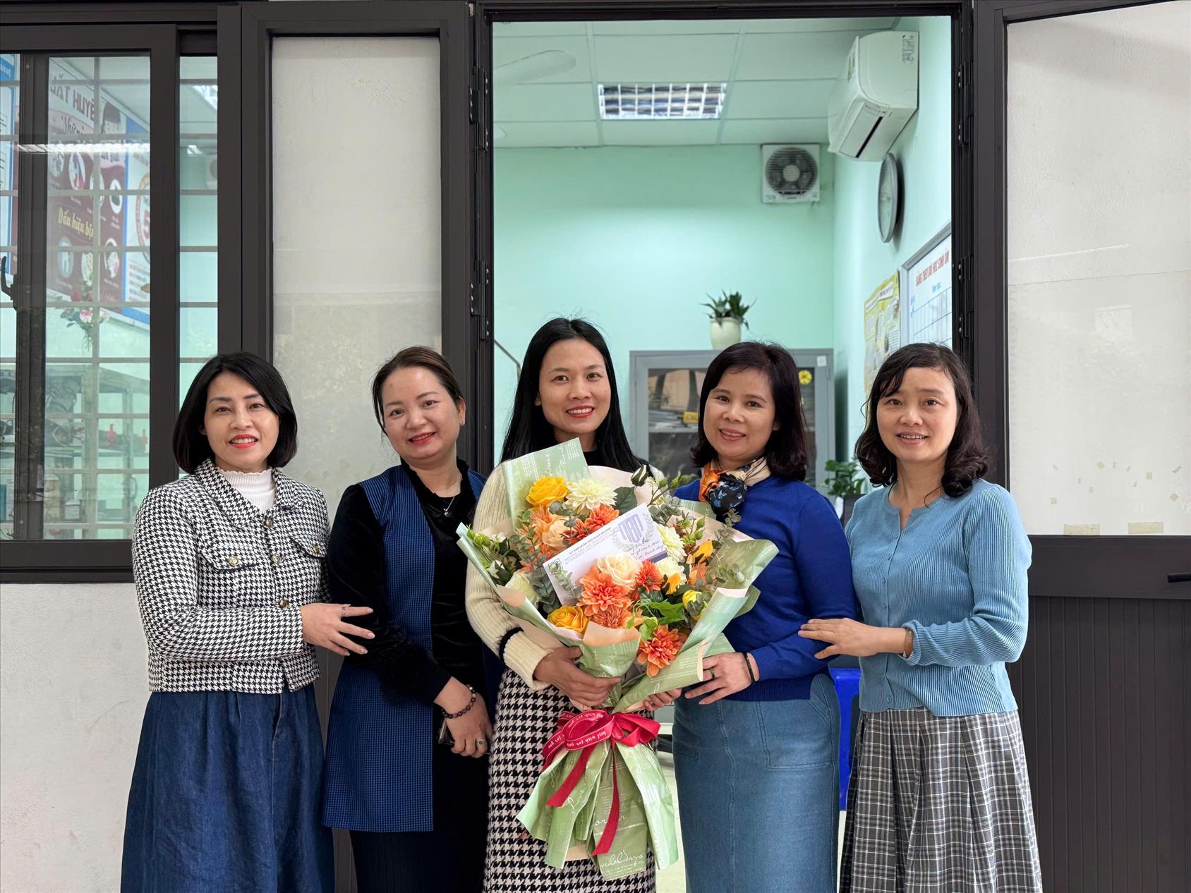 Trường Tiểu học Nguyễn Bá Ngọc chúc mừng ngày Thầy thuốc Việt Nam 27.2