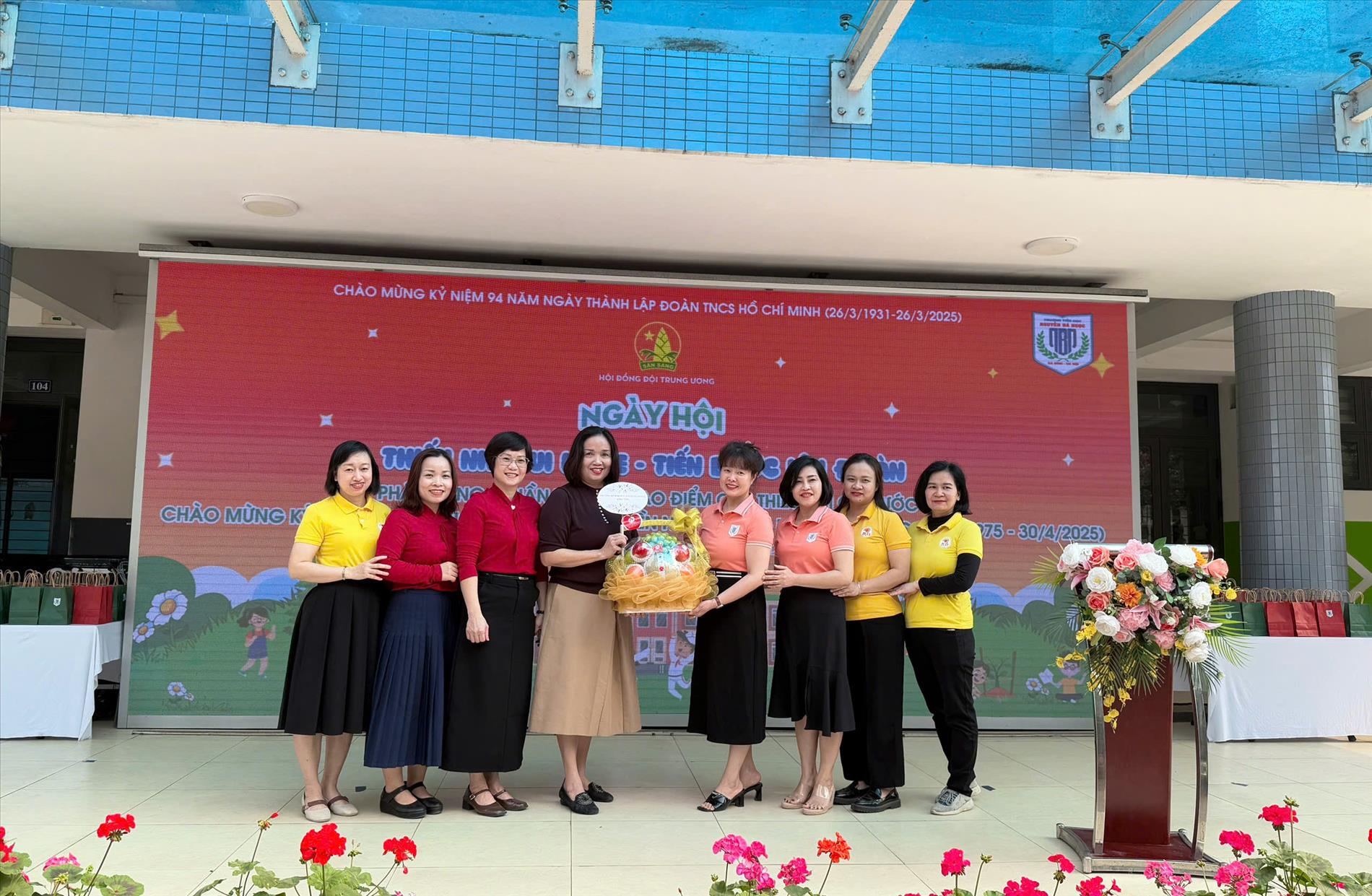 Chào đón các bé trường Mầm non Hoa Hướng Dương đến tham quan trường Tiểu học Nguyễn Bá Ngọc