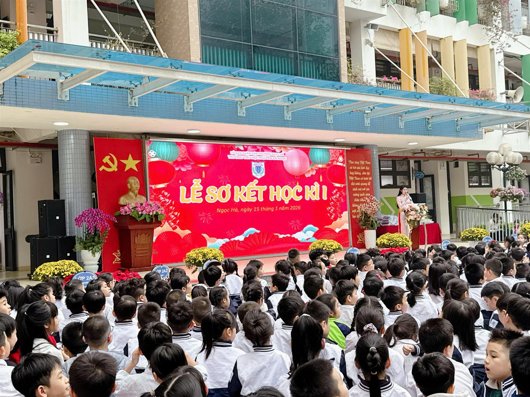 Lễ Sơ kết học kì I của trường Tiểu học Nguyễn Bá Ngọc