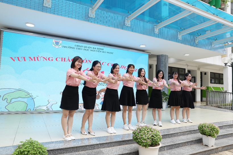 C:\Users\Admin\Downloads\Nguyễn Bá Ngọc đón hs lớp 1-20220802T165311Z-001\Nguyễn Bá Ngọc đón hs lớp 1\0H1A0362.JPG