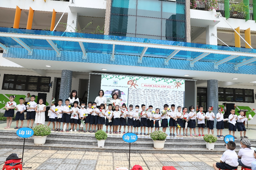 C:\Users\Admin\Downloads\Nguyễn Bá Ngọc đón hs lớp 1-20220802T165311Z-001\Nguyễn Bá Ngọc đón hs lớp 1\0H1A0447.JPG