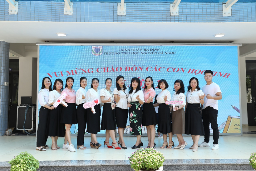 C:\Users\Admin\Downloads\Nguyễn Bá Ngọc đón hs lớp 1-20220802T165311Z-001\Nguyễn Bá Ngọc đón hs lớp 1\0H1A0577.JPG