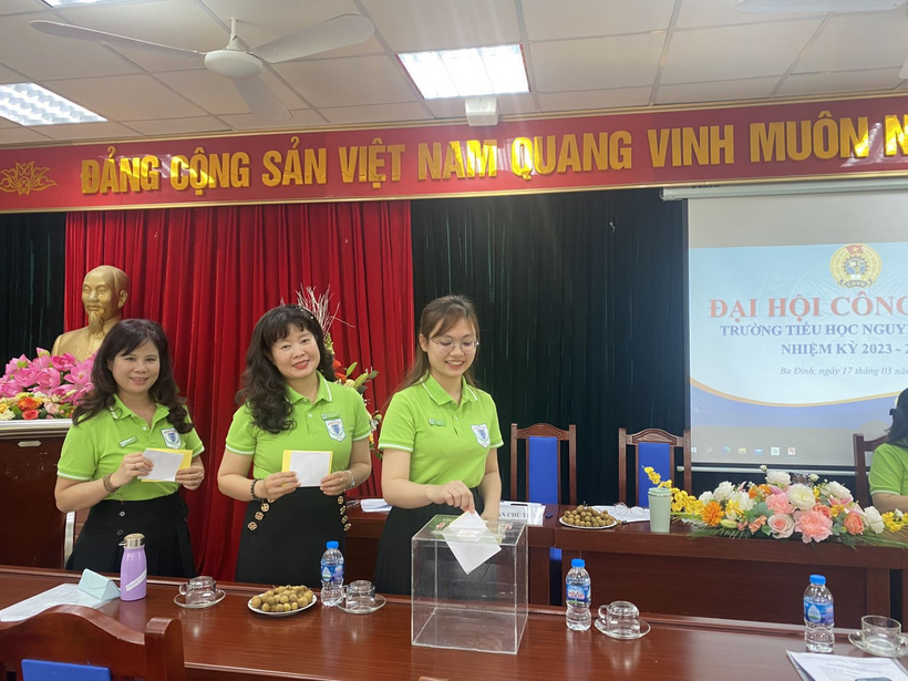 http://ad-c1nguyenbangoc.badinh.edu.vn/UploadFinder/images/z4195522016704_f5d8e44d3a40607af8de5b85a4ae8e95.jpg