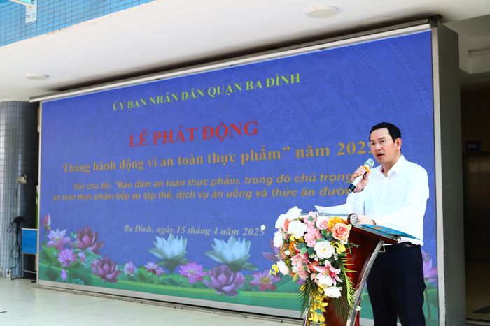 Phó Chủ tịch Ủy ban nhân dân quận Ba Đình, ông Cồ Như Dũng phát biểu chỉ đạo tại Lễ phát động.