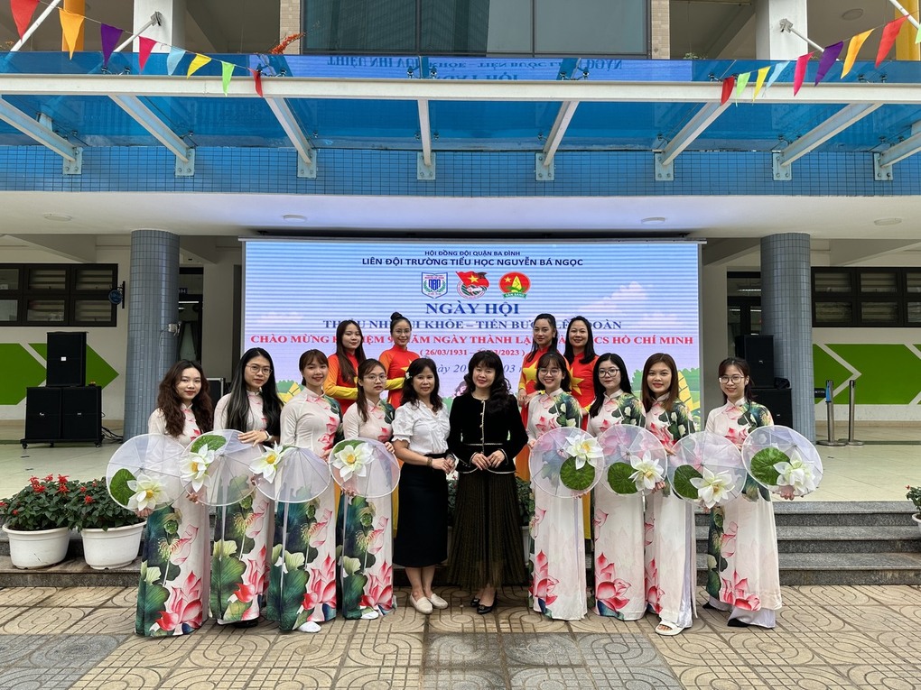 Tiết mục Hát Múa "Việt Nam trong tôi là" - Sinh hoạt dưới cờ Chủ đề "Tiến bước lên Đoàn"