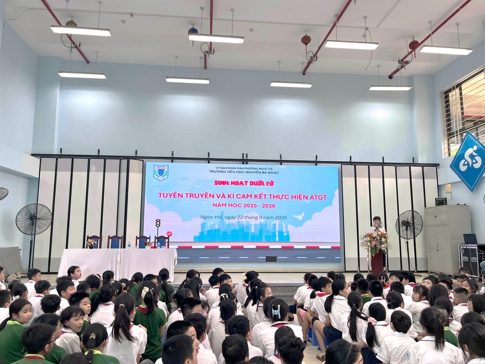 Trường Tiểu học Nguyễn Bá Ngọc tổ chức lễ ký cam kết an toàn giao thông năm học 2025 – 2026