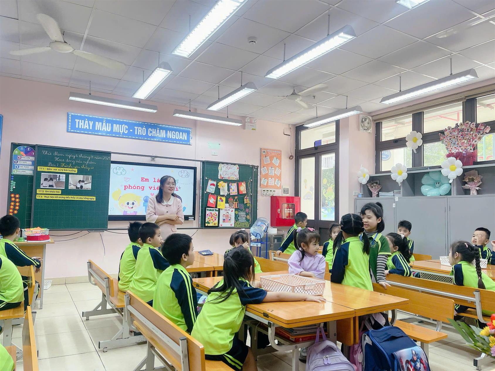 Lớp 1A5 hào hứng trong tiết Hoạt động trải nghiệm