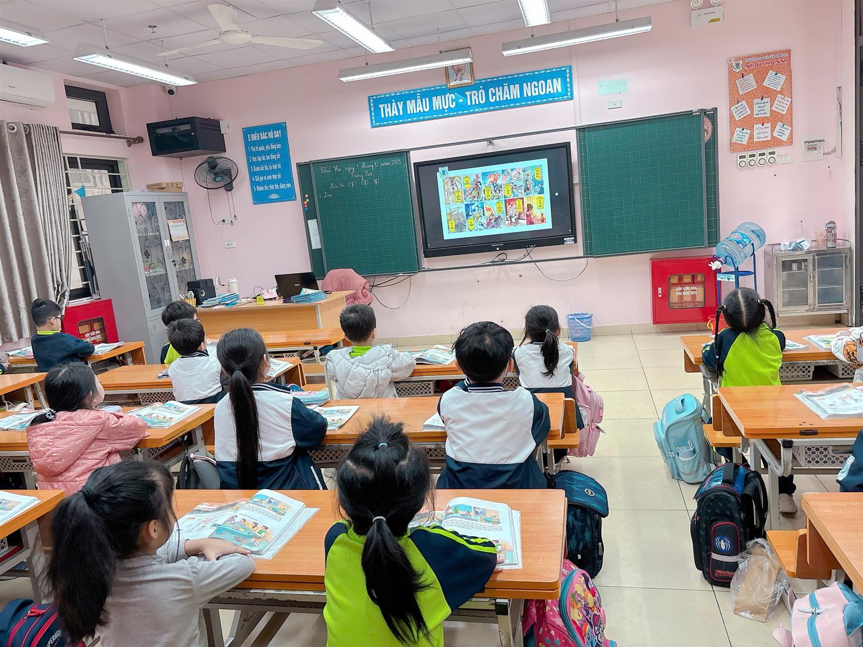 Sinh hoạt đầu tuần – Giới thiệu sách tháng 12