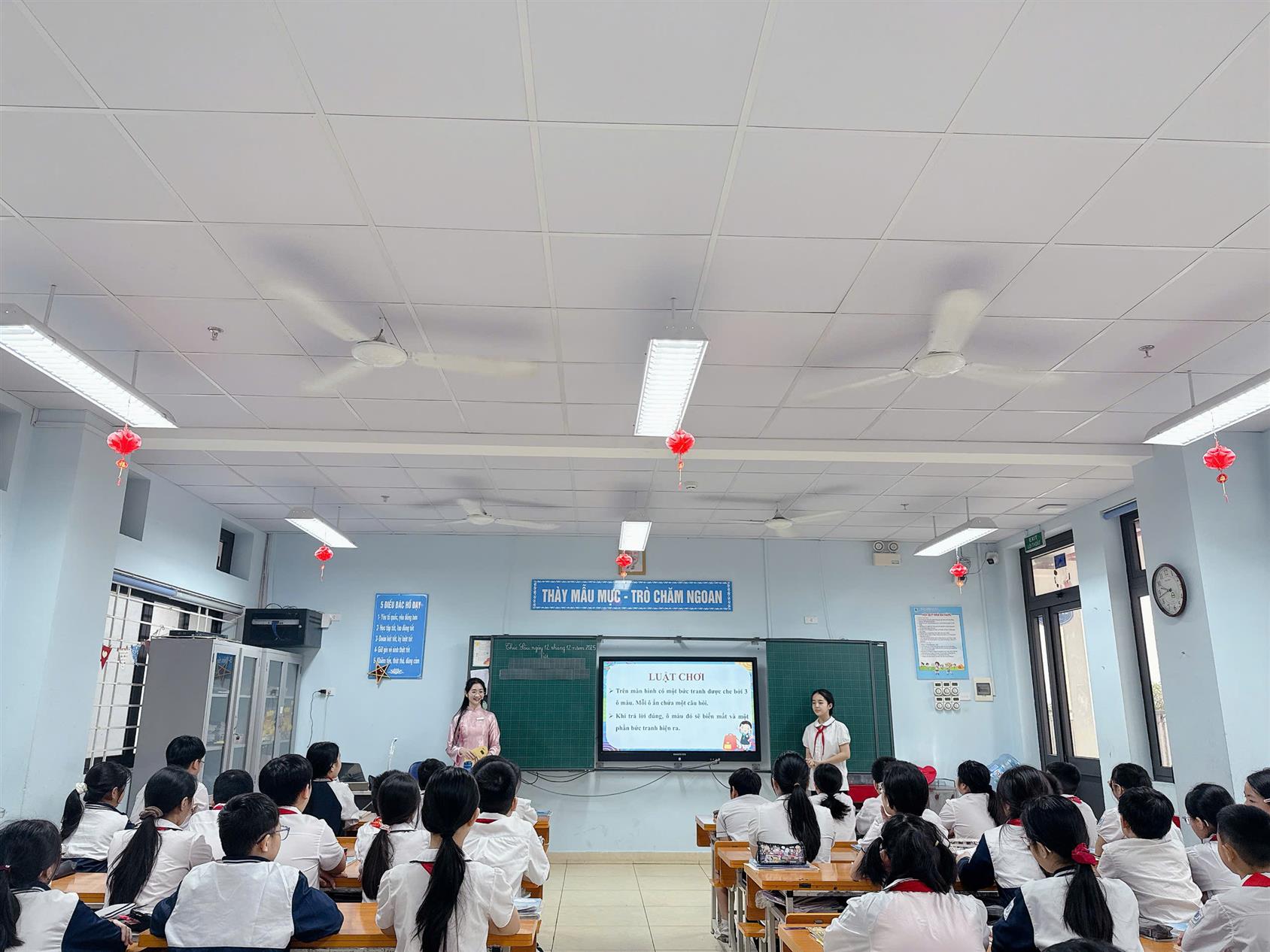 Chuyên đề lớp 5 – Môn Tiếng Việt – Viết: Tìm ý cho đoạn văn thể hiện tình cảm, cảm xúc về một bài thơ