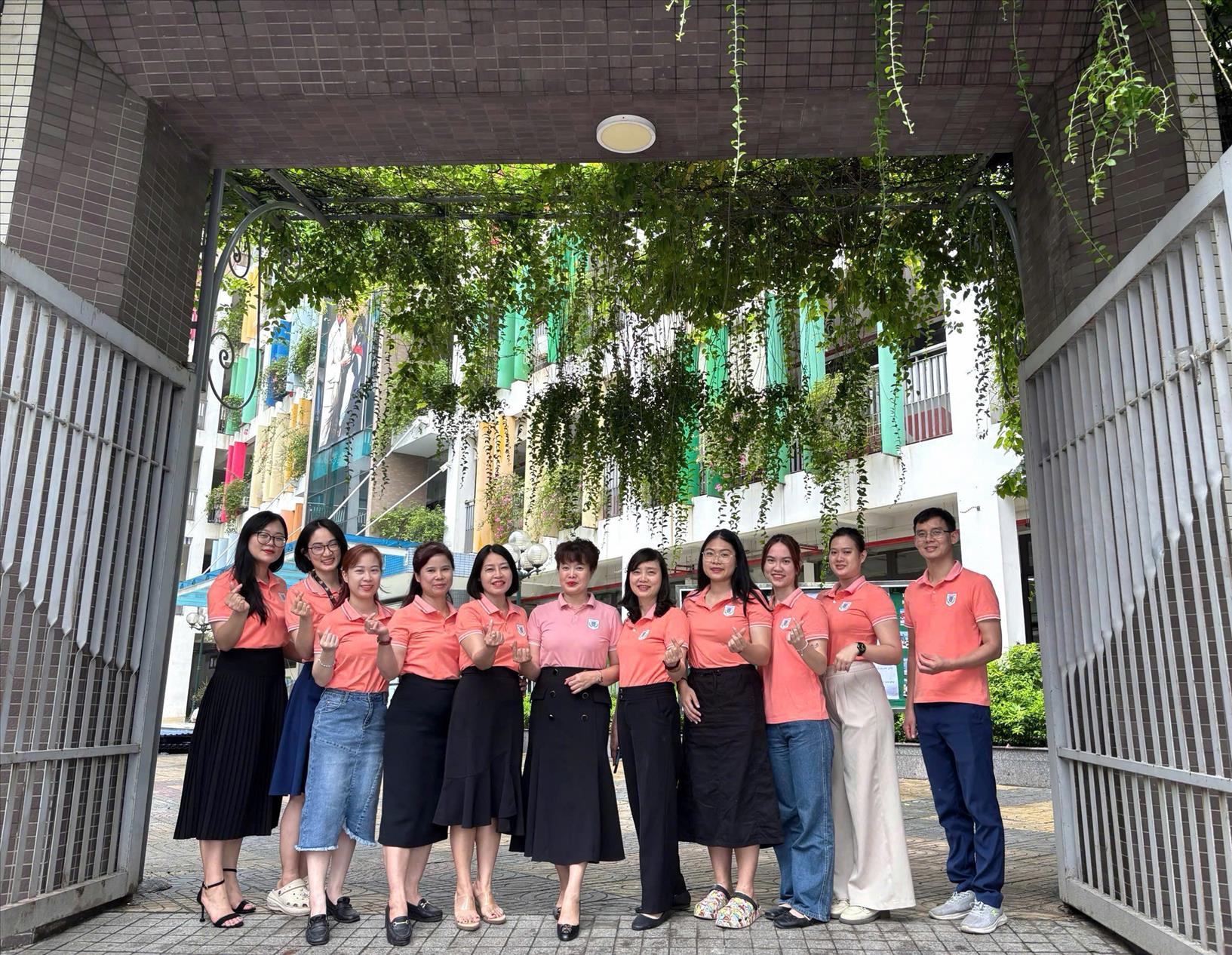 Trường Tiểu học Nguyễn Bá Ngọc chu đáo, tận tình trong công tác hỗ trợ tuyển sinh trực tuyến lớp 1 năm học 2025 - 2026