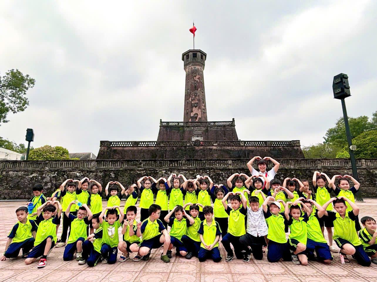 Lớp 2A3 – “ Cùng vui khỏe cùng trưởng thành”